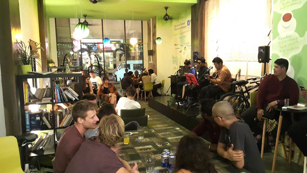 Asrama Pods The Backpackers Home&cafe,