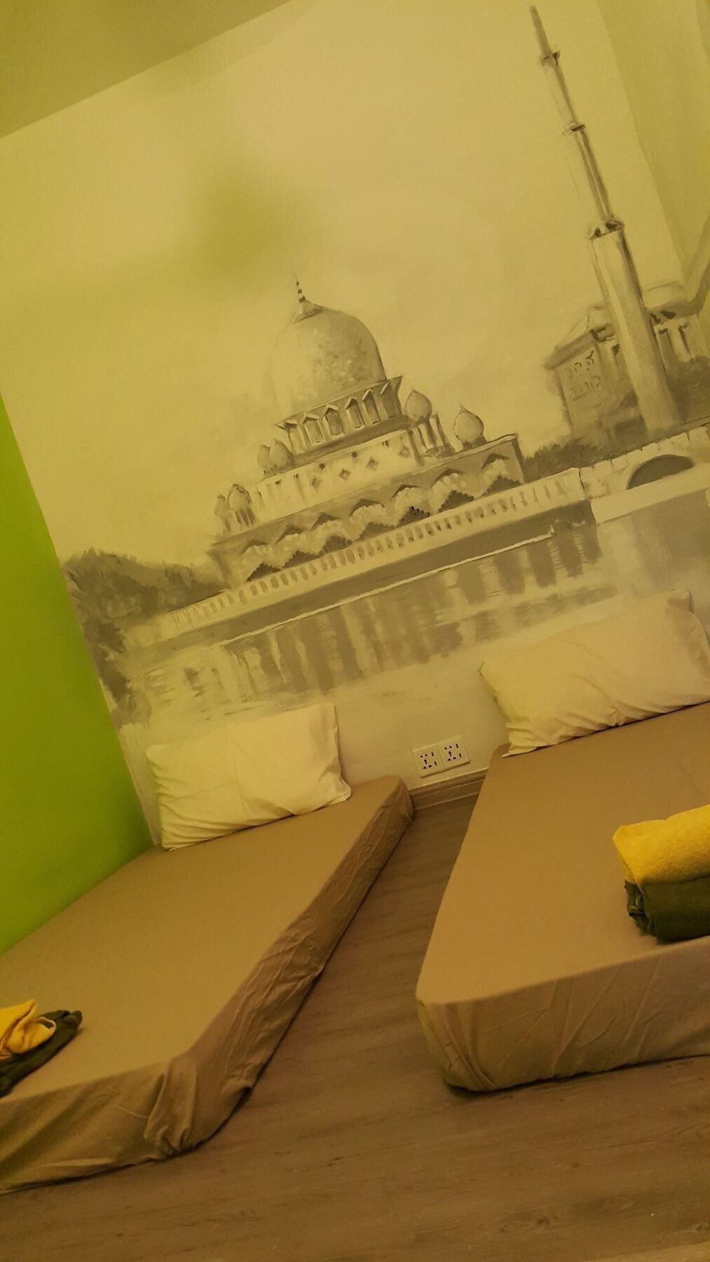 Pods The Backpackers Home&cafe, Asrama *