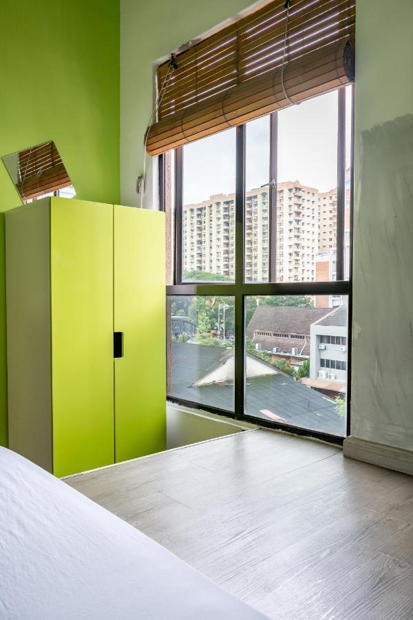 Pods The Backpackers Home&cafe,